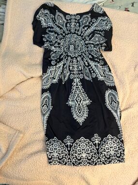 Cristinalove Black and White Paisley-Print Midi Dress